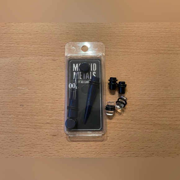 00 and 0 ear plugs, gender neutral - Picture 1 of 1